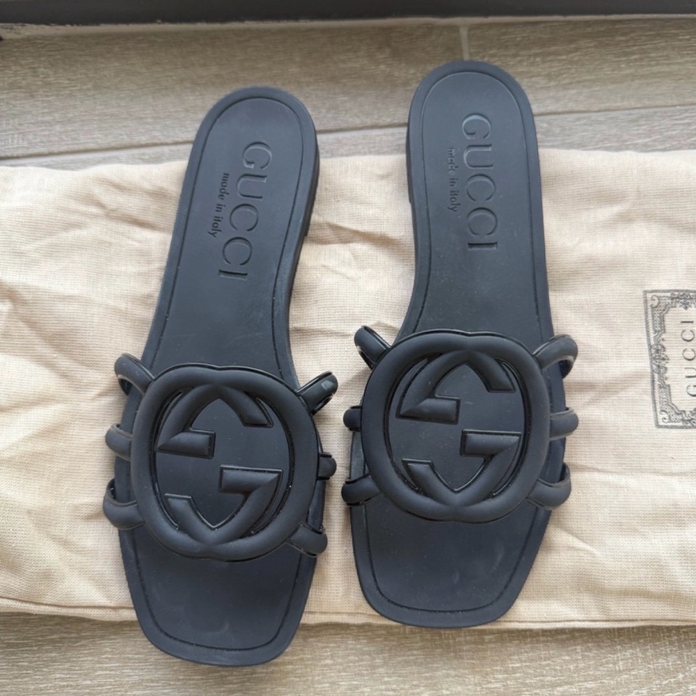 Gucci Black Rubber GG Logo Slide Sandals